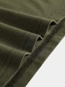 Goth 男士乌鸦标语印花圆领短袖 T 恤，适合春夏季日常穿着、学校穿着、2000 年代风格 - 軍綠色 - 查看 3