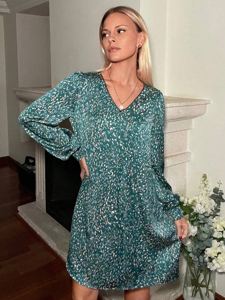 Women's Loose Fit Casual Printed V-Neck Dress