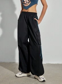 Forever 21 Women's Casual Streetwear Baggy Straight Trousers, Sporty Cargo Pants - Black - View 5