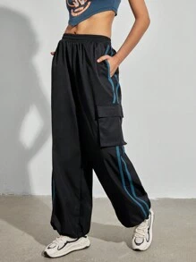 Forever 21 Women's Casual Streetwear Baggy Straight Trousers, Sporty Cargo Pants - Black - View 4