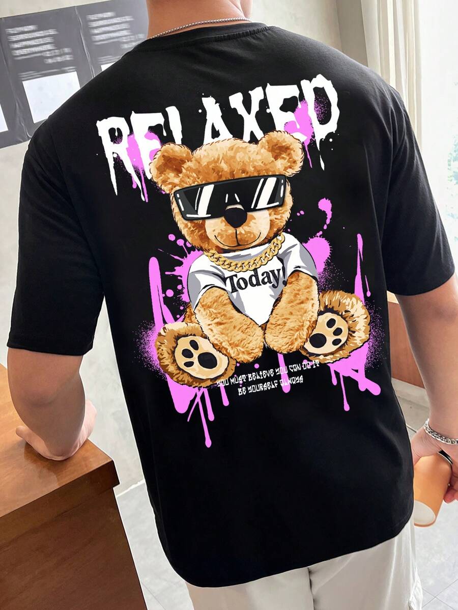 Manfinity RebelGame 男士休閒寬鬆圓領t恤,以泰迪熊和字母印花為特色 - 黑色 - 查看 1
