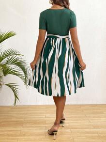 SHEIN Maternity Short Sleeve Belted Dress - Green - View 2