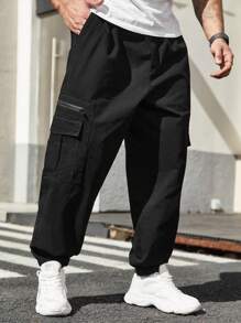 Manfinity LEGND Pantalones De Hombre De Talla Grande Con Puños Elásticos Y Bolsillos Laterales Con Solapa - Negro - Ver 4