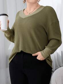 SHEIN Essnce 女士加大號窩花寬鬆t恤 - 軍綠色 - 查看 4