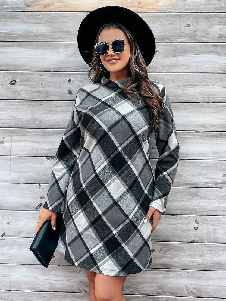 Plus Size Loose Fit Grid Printed Straight Dress
