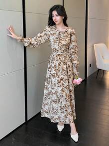DAZY 女式全身印花打结腰部连衣裙，荷叶边 - 米色 - 查看 4