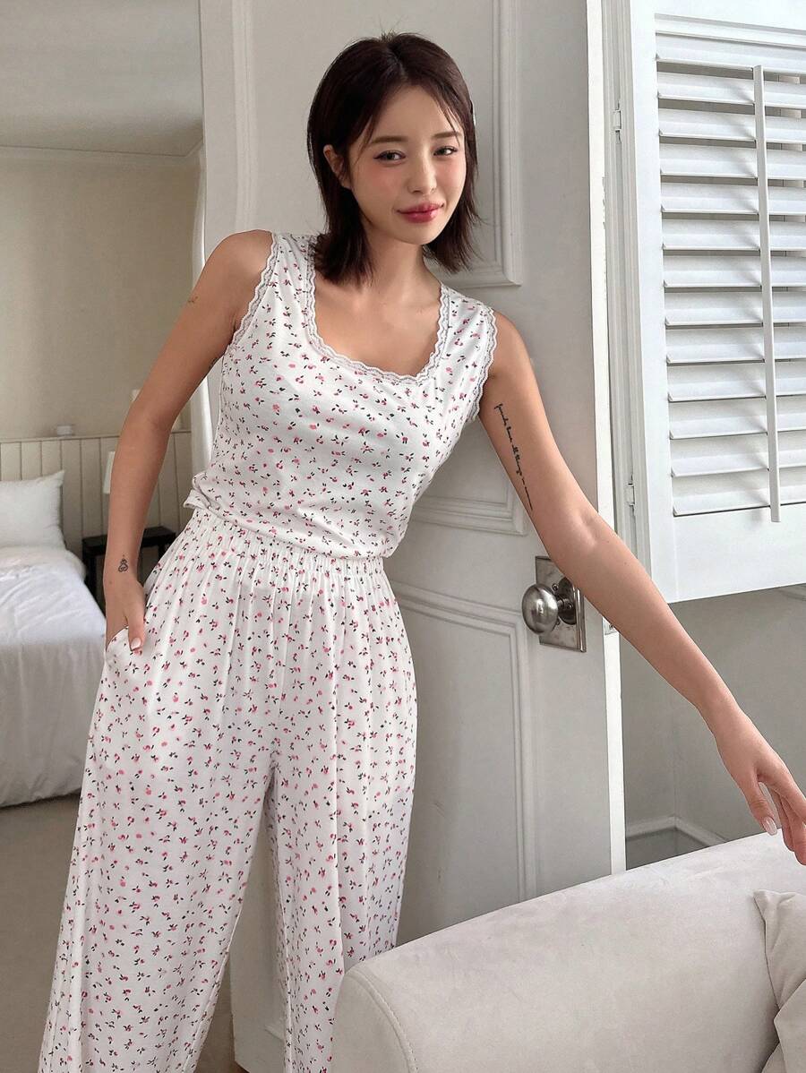 DAZY Set áo ba lỗ & quần chắp vá ren hoa Bộ đồ ngủ màu trắng - trắng - Xem 1