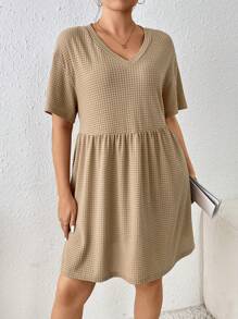 SHEIN Essnce 女士plus Size V領短袖春夏假日連衣裙 - 卡其色 - 查看 4