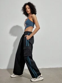 Forever 21 Women's Casual Streetwear Baggy Straight Trousers, Sporty Cargo Pants - Black - View 3