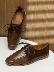 女士法式通勤皮鞋，新春秋款式，尖頭、刺繡鏈條、粗跟、方頭、小尺碼真皮鞋 - 棕色 - 查看 4