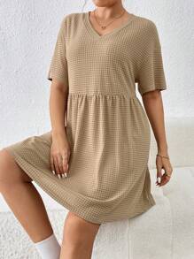 SHEIN Essnce 女士plus Size V領短袖春夏假日連衣裙 - 卡其色 - 查看 5