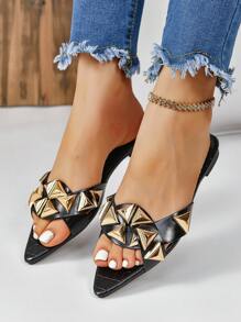 女士时尚黑色尖头平底凉鞋，大码，铆钉细节和绑带，适合沙滩装，进口 - 黑色 - 查看 5