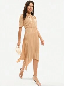 Aveloria 純色立領短袖不對稱下擺連身裙