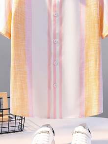 SHEIN 男孩寬鬆休閒翻領條紋短袖襯衫 - 粉色 - 查看 5