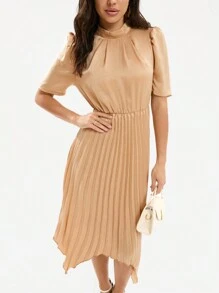 Aveloria 純色立領短袖不對稱下擺連身裙