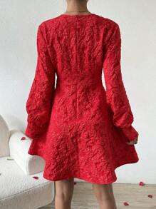 Chiquease 長袖正面鏤空隨機提花連身裙 - 紅色 - 查看 2