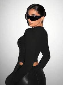 SHEIN ICON 修身銀色壓花字母印花長袖短版 T 卹 - 黑色 - 查看 3