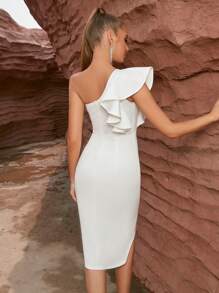 Abito Attillato Con Corpino A Pieghe Arricciate Su Una Spalla, Fessura E Cerniera Posteriore Per Festa