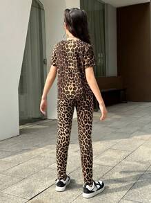 SHEIN Leap Crew 少女運動街頭時尚針織豹紋短袖圓領t恤和褲子套裝 - 彩色 - 查看 2