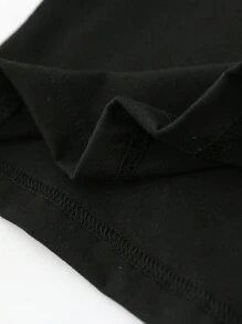 SHEIN Chàng trai trẻ Hoạt hình In Ngắn tay Áo thun Và Quần short 2 cái/bộ - màu đen - Xem 4