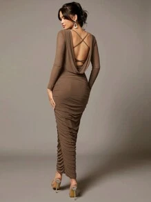 Silquee 卡其色网眼长袖褶皱大露背摆领交叉带长款紧身性感连衣裙 - 駝色 - 查看 1