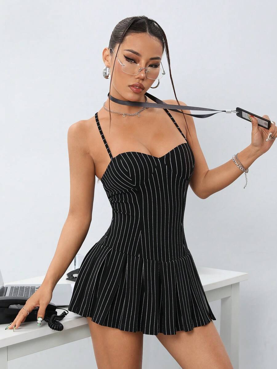 SHEIN ICON Y2k 夏季女式条纹吊带紧身连衣裙，带荷叶边细节和宽肩带 - 黑與白 - 查看 1