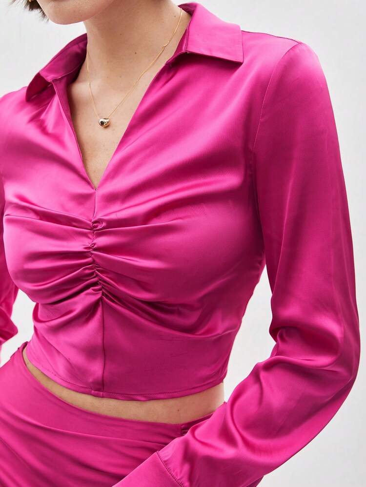 Women'S Turn-Down Collar Short Cut Shirt With Pleats