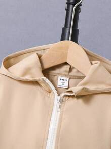 SHEIN Conjunto de dos piezas con pantalón tipo jogger y sudadera con capucha de bloques de color para niños pequeños - Caqui - Ver 5