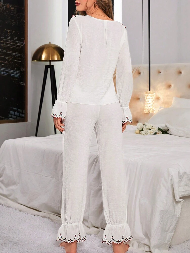 Women's Simple Lace Trimmed Pajama Set