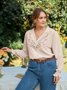 SHEIN Frenchy 大尺碼花卉刺繡長袖襯衫 - 卡其色 - 查看 5