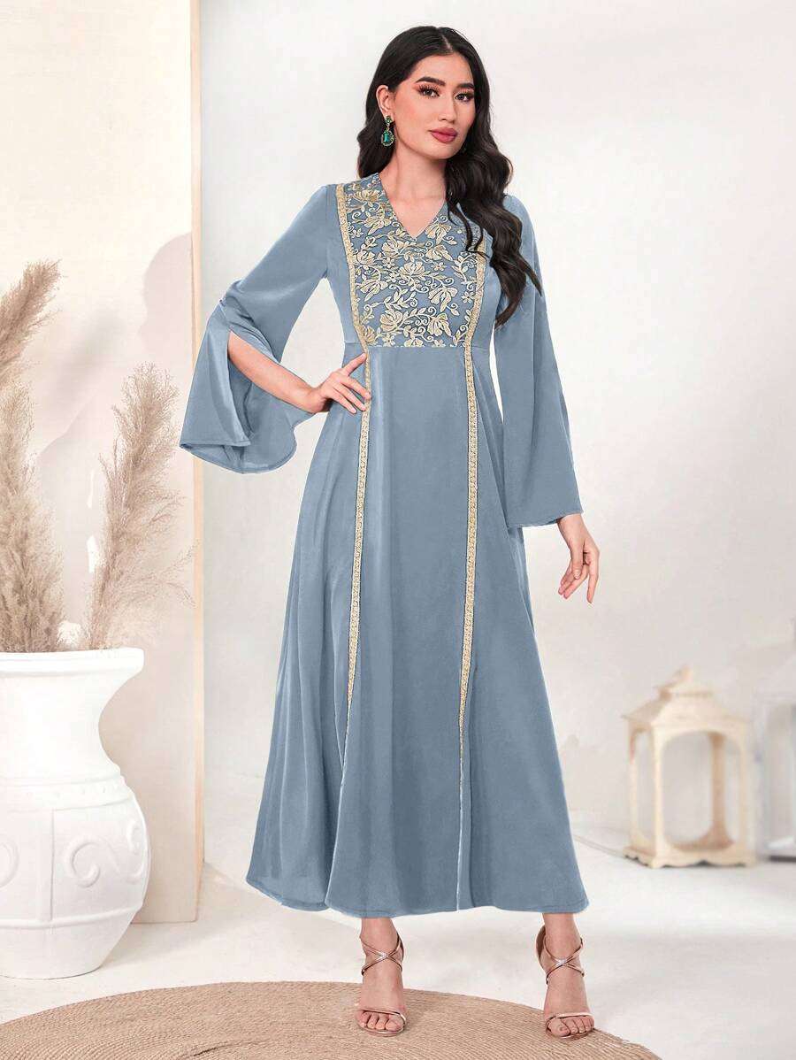 Al Najma V領刺繡設計鈴襪袖洋裝 - 藍色 - 查看 1