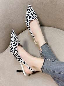 Women'S Fashionable High Heel Sandals, Closed Toe Lady High Heel Shoes - Black and White - View 2