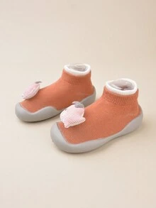 女童酒紅色卡通鯨魚時尚優雅簡約柔軟舒適底部休閑家居嬰兒鞋（隨機圖案） - 紅色 - 查看 3