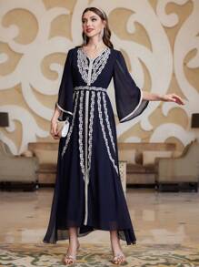 Layrah 刺绣拼布喇叭袖长袍连衣裙，优雅奢华的晚会风格 - 藏蓝色 - 查看 4