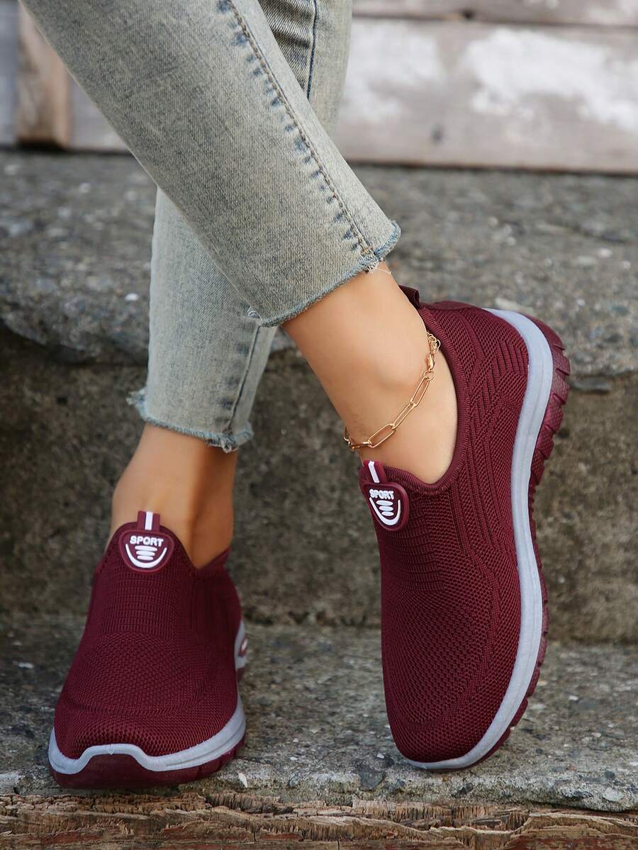 女士大码休闲一脚蹬运动跑步鞋，透气网眼百搭运动鞋 - 酒紅色 - 查看 1