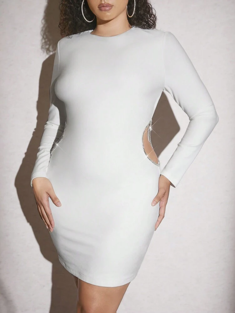 Plus Size Women'S Knitted White Dress With Hollow Out Waist, Chain Trim & Gorgeous Sexy Design
