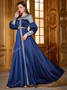 Vestido de manga larga elegante de mujer con parches y bordados, modesto