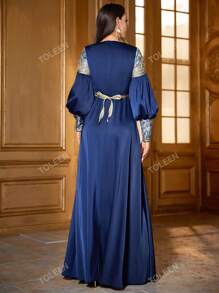 Vestido de manga larga elegante de mujer con parches y bordados, modesto