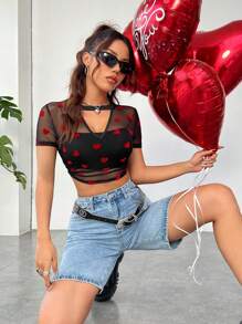 SHEIN EZwear Lễ tình nhân Đỏ  Tim Mô hình Lưới Áo thun Với Choker Đường viền cổ áo , Eo Xếp Chi tiết & Thon gọn - màu đen - Xem 3