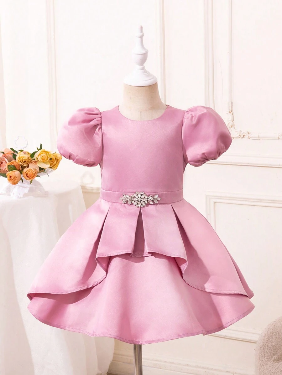 SHEIN Robe De Fille Satinée À Manches Courtes Et Bouffantes Avec Un Col Rond Pour La Saison Des Mariages - Vieux Rose - Voir 1