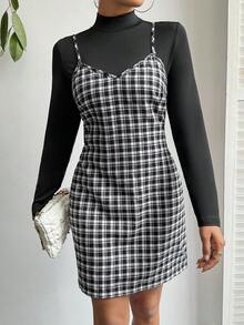 SHEIN Essnce 立領長袖t卹+格紋吊帶洋裝兩件套 - 黑與白 - 查看 6