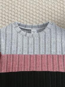 SHEIN 新款幼兒女童拼布圓領長袖毛衣和黑色彈性腰帶長褲套裝 - 彩色 - 查看 5