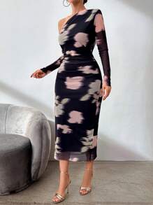 RueChic 女士們的水洗花卉印花不對稱領身形連身裙