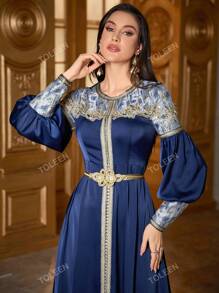Vestido de manga larga elegante de mujer con parches y bordados, modesto
