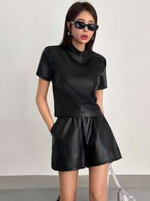 DAZY 女式立领短袖上衣和 PU 短裤两件套，短款女士套装