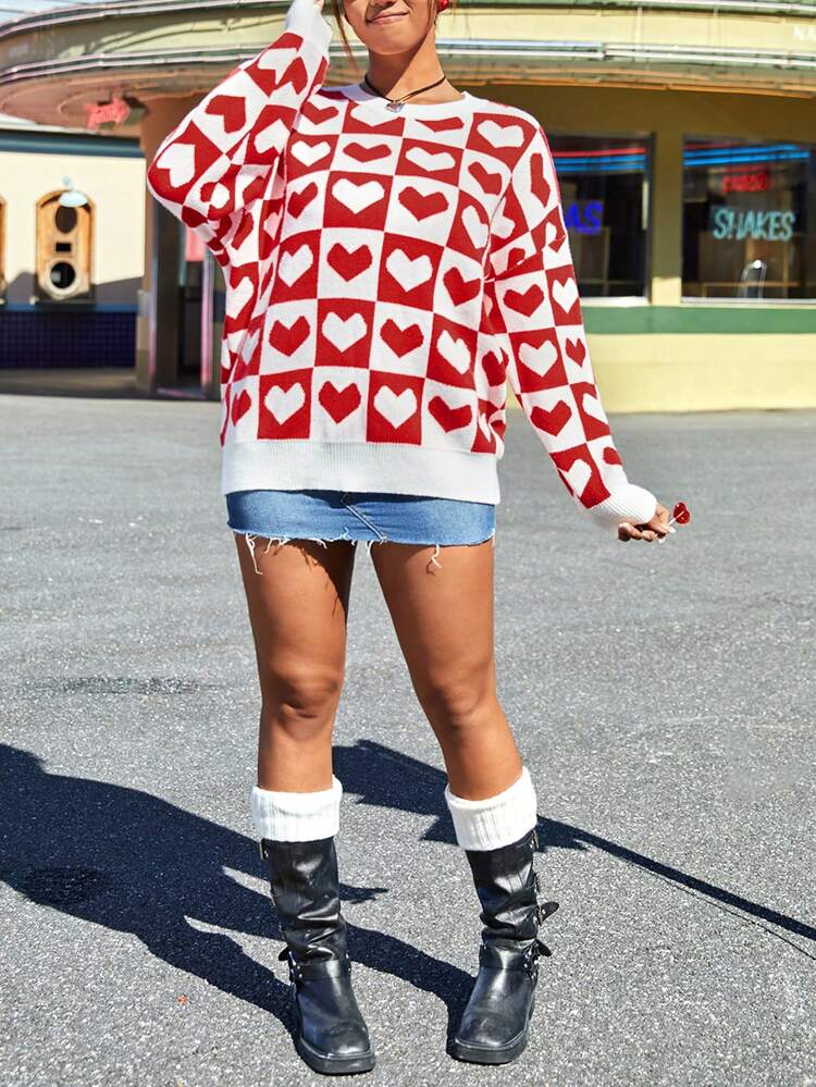 Plus-Size Women's Heart Pattern Full Raglan Sleeve Sweater With Round Neckline