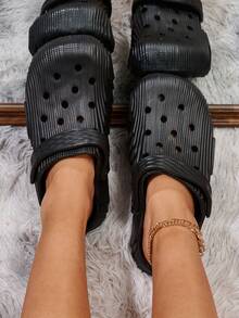 New Spring Summer Women's Slippers, Casual, Versatile, Fashionable, Outdoor And Indoor Anti-Skid, Hollow Out Design - Black - View 3