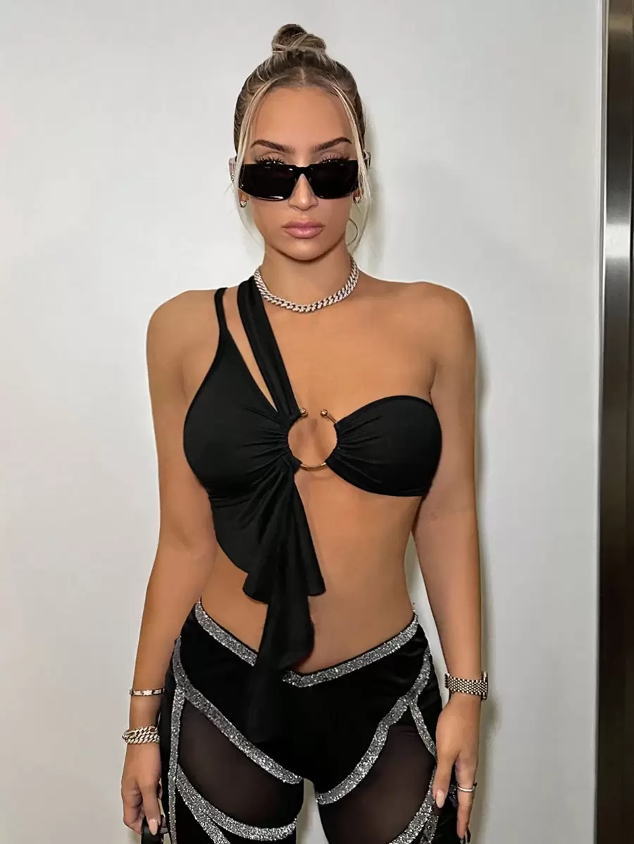 SHEIN ICON Áo thun nữ mùa hè Y2k dáng ôm bất đối xứng có viền bèo nhún bất đối xứng, trang trí kim loại - màu đen - Xem 1