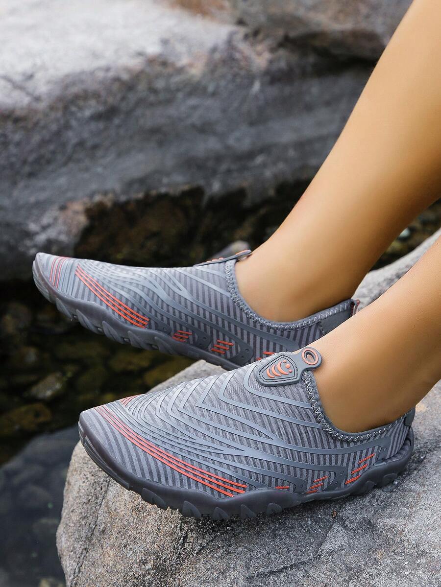 新款男女低幫滑步功能鞋,適用於春夏戶外溯溪,柔軟輕便,耐滑耐水,適用於沙灘或情侶,男女通用 - 灰色 - 查看 1