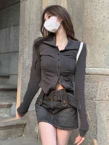 เสื้อยืด สีพื้น กระดุมหน้า จับย่น - สีเทาเข้ม - ดู 4